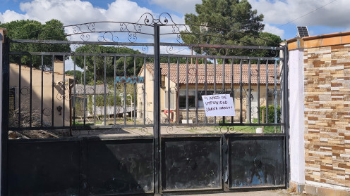 esRadio CYL. Entrada de la antigua casa de Óscar, el único investigado por la muerte de Esther López.