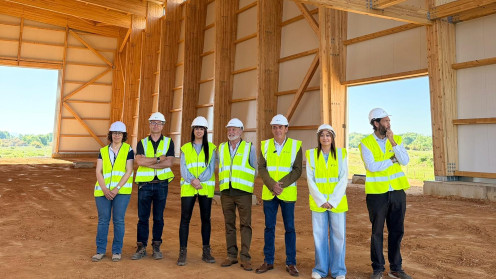 La construcción con madera laminada de pino Soria cumple la condición de producto tecnológico industrializado competitivo en el mercado.