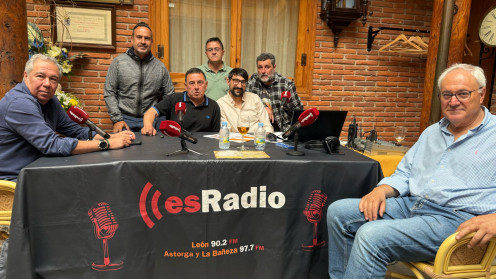 El equipo de Es La Mañana de León junto a los invitados que han participado en el programa