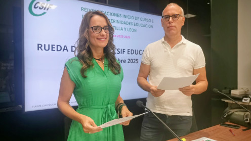 Isabel Madruga y Mariano González, representantes de CSIF, durante una rueda de prensa sobre el inicio del curso escolar 2025/2026.