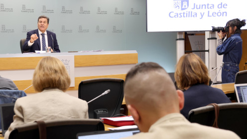 El portavoz de la Junta de Castilla y León, Carlos Fernández Carriedo, en rueda de prensa tras el Consejo de Gobierno.