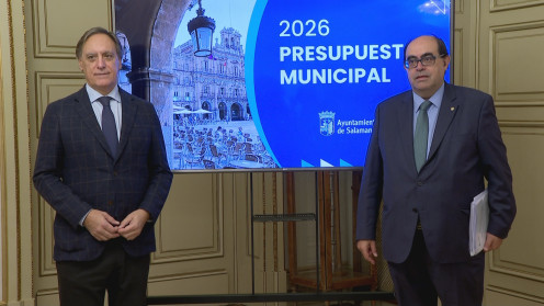 El Alcalde de Salamanca, Carlos García Carbayo, junto al Concejal de Hacienda, Fernando Rodríguez