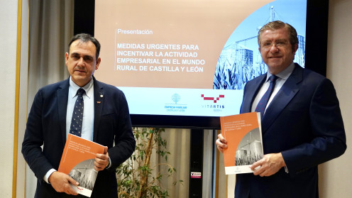 El presidente de Empresa Familiar de Castilla y León, Isidoro Alanís, y el de Vitartis, Santiago Miguel. Imagen: ICAL