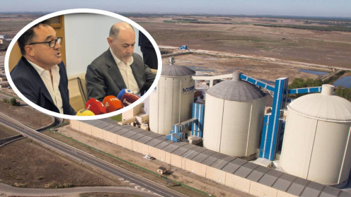 Vista general de las instalaciones industriales de la fábrica azucarera de la cooperativa ACOR en Olmedo, Valladolid.  Círculo: El residente de Acor, Jesús Posadas; y el director general de la cooperativa, José Luis Domínguez.