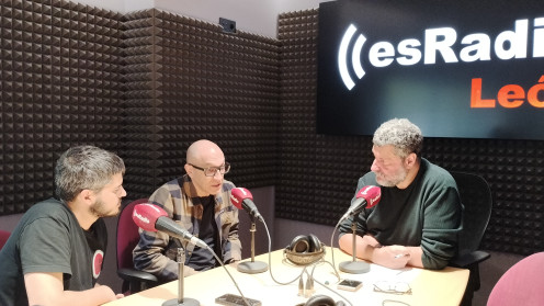 Gabriel García y Fernando Carnero, representantes de la Asociación de Comerciantes León Oeste, durante la entrevista en Manos Arriba