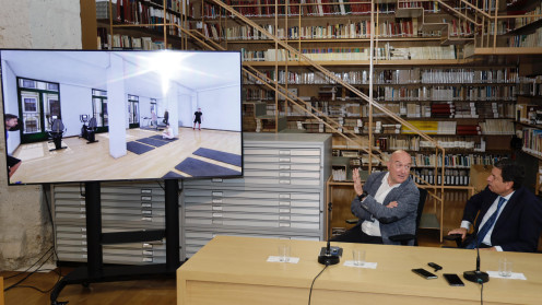 Ayuntamiento de Valladolid. El alcalde, Jesús Julio Carnero, y el consejero de Hacienda, Carlos Fernández Carriedo, presentan el nuevo Centro de Vida activa de la calle Leopoldo Cano.