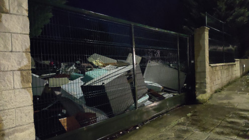 Las instalaciones del Punto Limpio completamente llenas de enseres y residuos