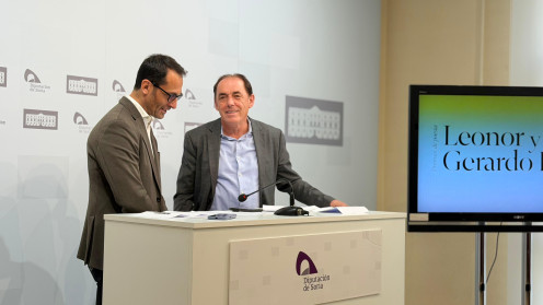 Enrique Rubio, diputado de cultura, junto al presidente de la Diputación, Benito Serrano, en el momento de dar a conocer el  fallo del jurado. 