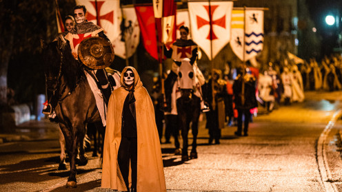 El sábado 31 de octubre, a partir de las 20.00 horas, llegará uno de los acontecimientos más esperados y multitudinarios del festival: el Desfile de las Ánimas