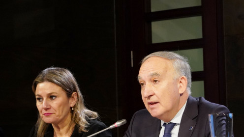 ICAL. El rector de la Universidad de Valladolid, Antonio Largo, en un acto junto con Estíbaliz González, presidenta del Clúster AEICE. 