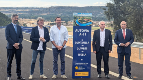 El ministro de Transportes y Movilidad Sostenible, Óscar Puente, preside la puesta en servicio de dos nuevos tramos de la Autovía del Duero, A-11, entre Tudela de Duero y Quintanilla de Arriba, en la provincia de Valladolid | esRadio CyL