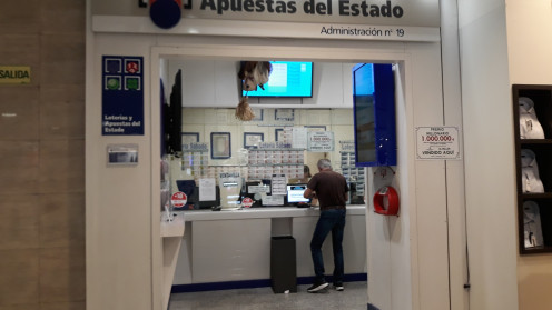 Interior de la administración de loterías dentro del Centro Comercial CORTE INGLES-FRAY LUIS DE LEON.