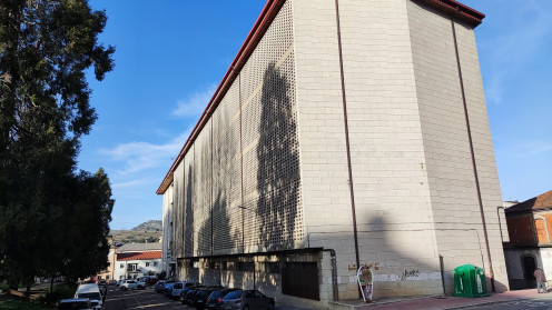 Edificio de la Escuela de Ingenieria de Béjar situado en el centro de la ciudad