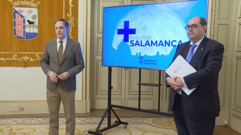 El Alcalde, Carlos García Carbayo, junto al  Concejal de Hacienda, Régimen Interior y Contratación, Fernando Rodríguez