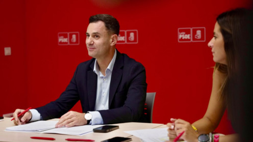 l secretario provincial del PSOE de León, Javier Alfonso Cendón, comparece en rueda de prensa para analizar la situación política local | @alfonsocendon 
