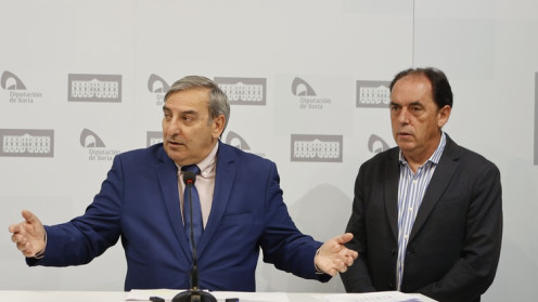 Concha Ortega / ICAL . El consejero de Movilidad y Transformación Digital, José Luis Sanz Merino, y el presidente de la Diputación de Soria, Benito Serrano,.