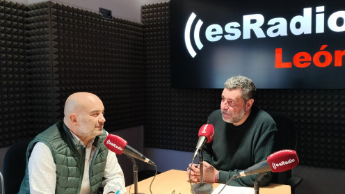 El farmacéutico Javier Herradón durante la entrevista en el programa Manos Arriba de EsRadio León 