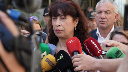 Eduardo Margareto / ICAL . ARCHIVO: Celebración de un minuto de silencio ante la Delegación del Gobierno, con la presencia de la ministra de Igualdad, Ana Redondo