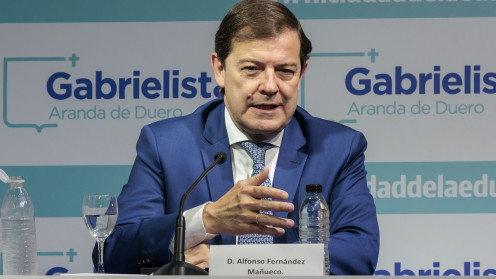 El presidente Alfonso Fernández Mañueco durante su intervención en un foro en Burgos donde arremetió contra el modelo de financiación propuesto para Cataluña
