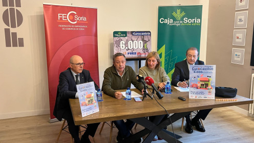 El acto del sorteo ha estado presidido por Adolfo Sainz, presidente de FECSoria, acompañado por Yolanda Santos, concejala de Medio Ambiente y Turismo del Ayuntamiento de Soria, y Juan Antonio Tierno, responsable del Área de Instituciones de Caja Rural de Soria, las dos entidades patrocinadoras de esta iniciativa.