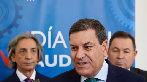 El consejero de Economía y Hacienda, Carlos Fernández Carriedo, confirma que la  Junta acepta la propuesta de VOX y se reunirán el 15 de noviembre para negociar los presupuestos.