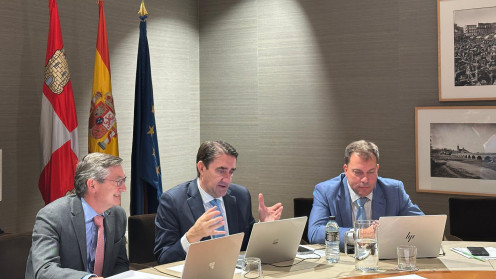 Reunión ordinaria del patronato del Parque Nacional de Picos de Europa con la participación del consejero de Medio Ambiente, Vivienda y Ordenación del Territorio, Juan Carlos Suárez-Quiñones, acompañado del director general de Patrimonio Natural y Política Forestal, José Ángel Arranz