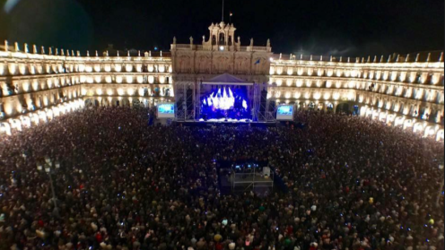 Celebración de la Nochevieja Universitaria en la Plaza Mayor de Salamanca