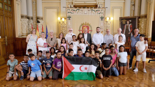 ICAL. El Ayuntamiento de Valladolid recibe a los niños saharauis que este año participan en el programa 'Vacaciones en paz'.