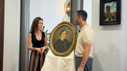 La entrega oficial del cuadro ha tenido lugar esta mañana en un acto en el que han participado el diputado de Cultura, Enrique Rubio, quien ha recibido a Patricia Báez Garcés, descendiente de la familia que ha custodiado la pintura durante generaciones.