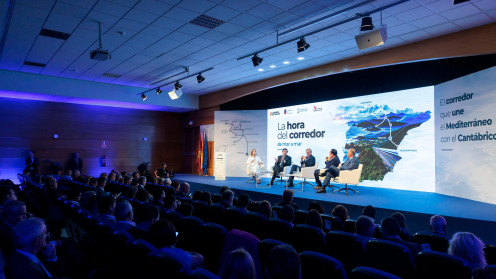 El presidente de la Junta de Castilla y León, Alfonso Fernández Mañueco, participa junto a los presidentes de Aragón, Jorge Azcón, y de la Comunidad Valenciana, Juan Francisco Pérez Llorca, y al consejero de Fomento de Cantabria, Roberto Media, firmen la declaración de Teruel, dentro del marco de la Jornada ‘La hora del corredor. De mar a mar. 