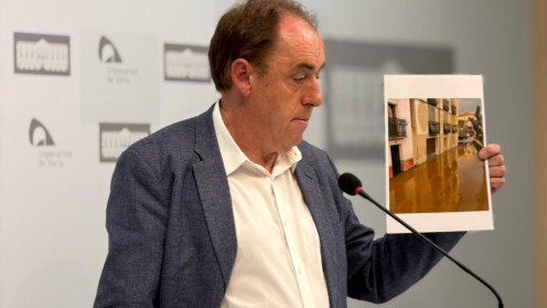 Benito Serrano, presidente de la Diputación, durante la rueda de prensa.