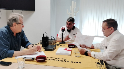El presidente de la Cámara de la Propiedad Urbana de León, Ángel Luis Valdés, y el gerente Miguel Ángel Sánchez, durante  la entrevista en el programa Manos Arriba