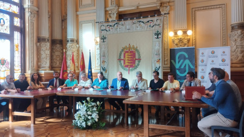 esRadio Valladolid. El Ayuntamiento y los sindicatos de AUVASA firman el nuevo convenio de empresa.