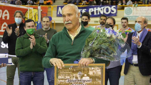 Serrato homenajeado por Soria