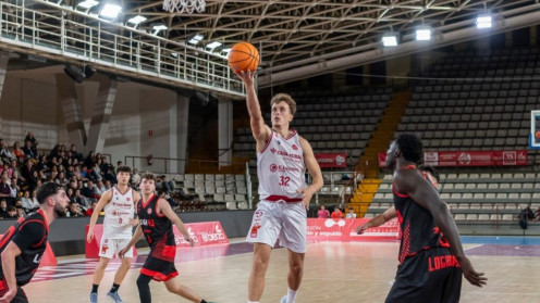 Jaime Llamas en un partido de la pasada temporada. Foto: Raúl Quijada