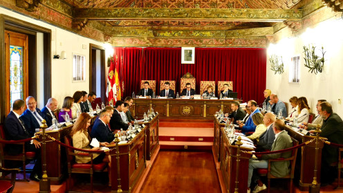 Diputación de Valladolid. Salón de plenos provincial en el Palacio de Pimentel.