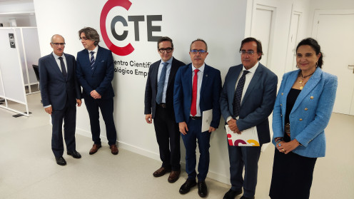 Representantes de la Universidad de Salamanca, Junta, Diputación y Ayuntamiento asistieron al acto de inauguracion del centro