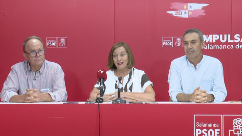 La Viceportavoz del Grupo Socialista en la Diputación, Carmen Ávila, junto a los Alcaldes de El Payo y La ALberca