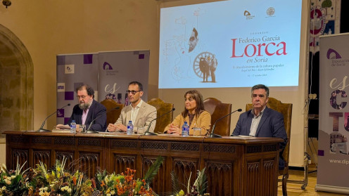 La vicepresidenta de la Diputación, María José Jiménez, el diputado de Cultura, Enrique Rubio, y los miembros del Centro de Estudios Sorianos, Jesús Rubio y Emilio Ruiz, han inaugurado el Congreso.
