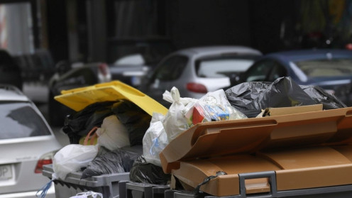 Archivo: Contenedor de reciclaje.