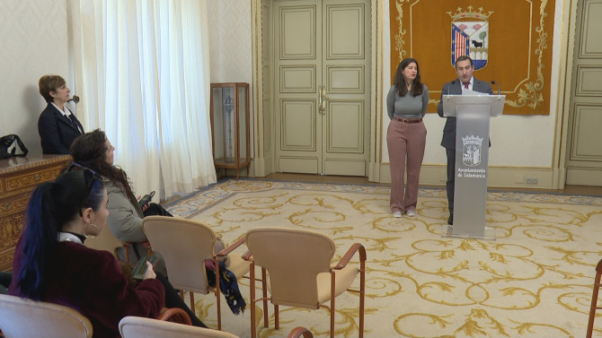 La Concejala de Familia e Igualdad de Oportunidades, Miryam Rodríguez, junto al Delegado de la Junta de Castilla y León, Eloy Ruiz.