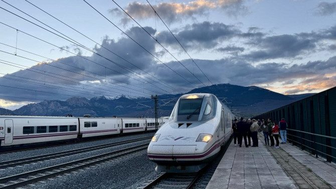 ICAL. Imagen de archivo de un tren de alta velocidad Valladolid-Madrid.