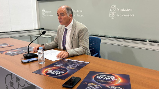 El Diputado de Turismo, Juan Carlos Zaballos, durante la presentación de las actividades