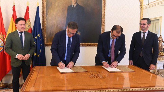 Momento de la firma del Convenio