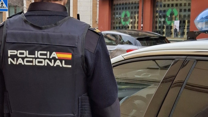 Delegación del gobierno en Castilla y León. Imagen de archivo de un agente de la Policía Nacional.