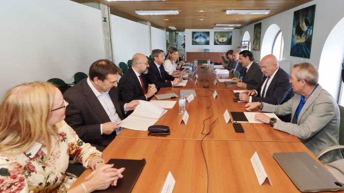 ICAL. Reunión en el seno de la Sociedad Valladolid Alta Velocidad.