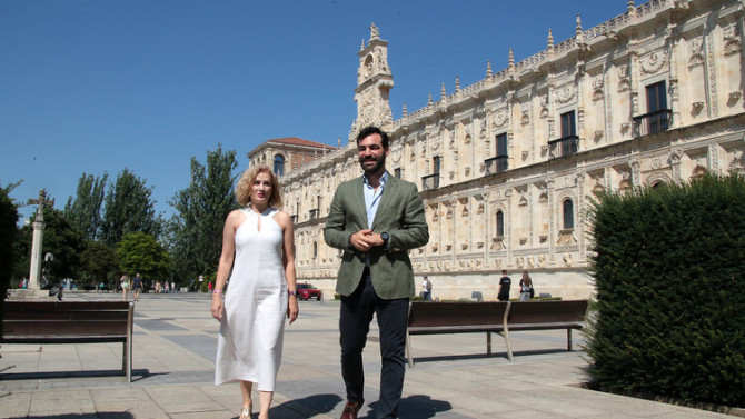 La diputada Silvia Franco y el portavoz del Grupo Municipal del Partido Popular del Ayuntamiento de León, David Fernández / ICAL.