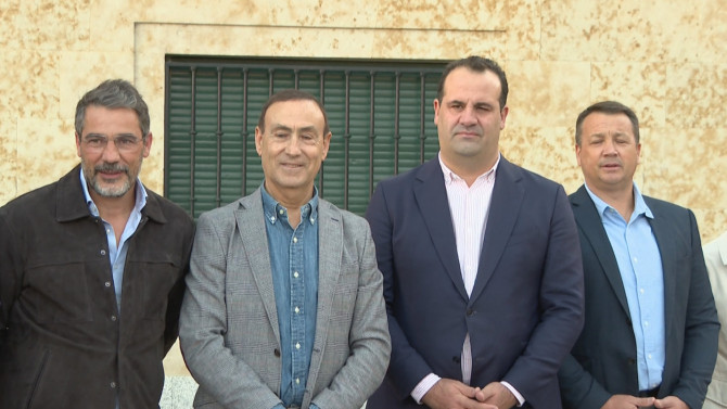 Pedro Samuel Martín (segundo por la izquierda) junto al resto de los alcaldes