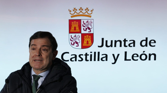 El presidente Alfonso Fernández Mañueco durante su visita institucional a Ponferrada, donde lanzó duras críticas al nuevo modelo de financiación. Foto: Junta de Castilla y León.