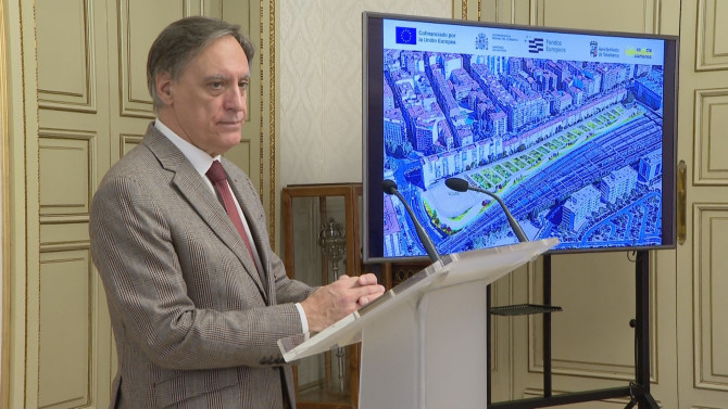 El Alcalde, Carlos García Carbayo, durante la presentación del proyecto